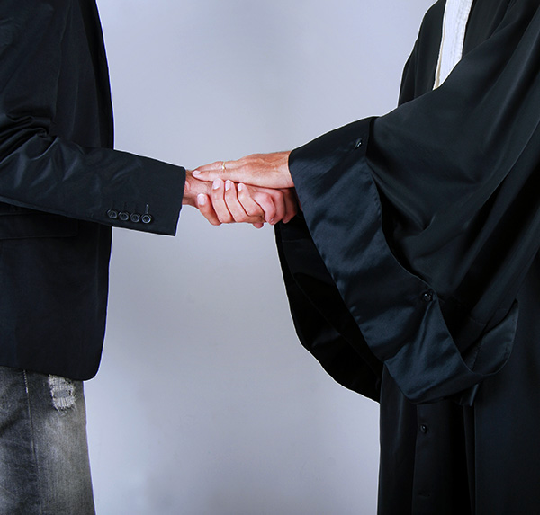 Avocat Emmanuèle André-Lucas - avocats se serrant la main
